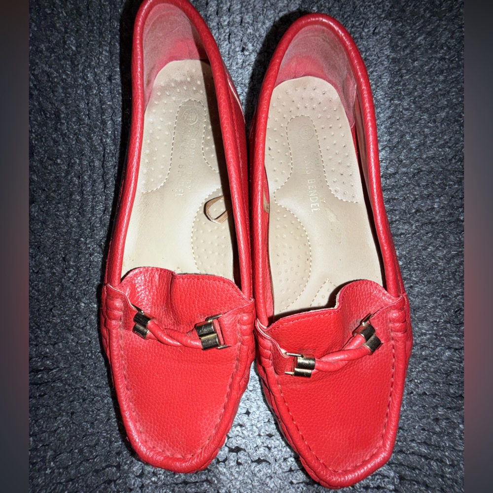 Alexis Bendel Vibrant Red Loafers size 8
